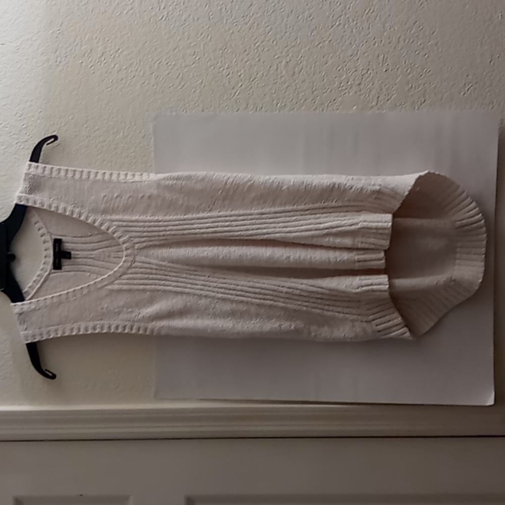 Banana Republic White Vneck Hi-Low Hem Designed Sleeveless Sweater Size S